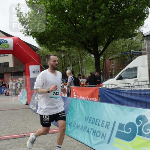 10.05.2026 - 8. Wedeler Halbmarathon Yannick Fuchs http://msf.ph/oto/9733266 10.05.2026 11:48:53 Ziel 496, 743 meine-sportfotos.de
