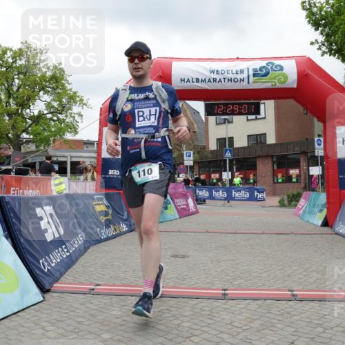 10.05.2026 - 8. Wedeler Halbmarathon Yannick Fuchs http://msf.ph/oto/9733277 10.05.2026 12:28:59 Ziel 110, 576 meine-sportfotos.de