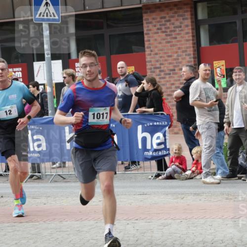 10.05.2026 - 8. Wedeler Halbmarathon Yannick Fuchs http://msf.ph/oto/9733280 10.05.2026 11:48:58 Ziel 12, 811, 1017 meine-sportfotos.de