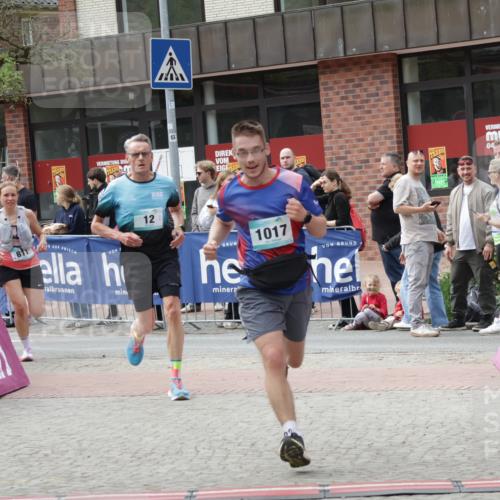 10.05.2026 - 8. Wedeler Halbmarathon Yannick Fuchs http://msf.ph/oto/9733284 10.05.2026 11:48:59 Ziel 12, 811, 1017 meine-sportfotos.de