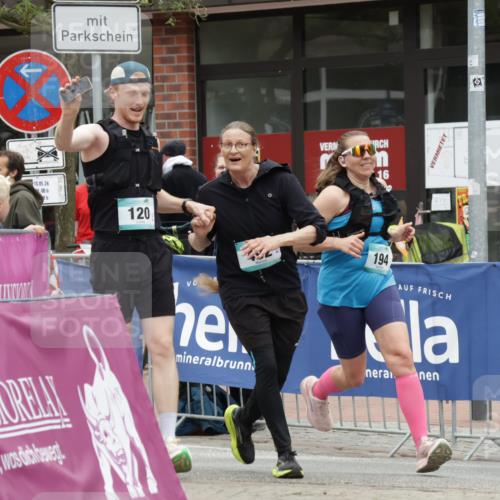 10.05.2026 - 8. Wedeler Halbmarathon Yannick Fuchs http://msf.ph/oto/9733285 10.05.2026 12:29:09 Ziel 194 meine-sportfotos.de