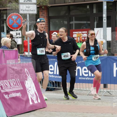 10.05.2026 - 8. Wedeler Halbmarathon Yannick Fuchs http://msf.ph/oto/9733287 10.05.2026 12:29:10 Ziel 120, 194, 492 meine-sportfotos.de