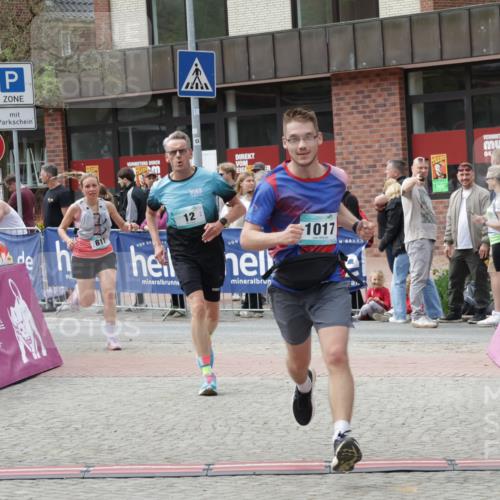 10.05.2026 - 8. Wedeler Halbmarathon Yannick Fuchs http://msf.ph/oto/9733289 10.05.2026 11:48:59 Ziel 12, 811, 1017 meine-sportfotos.de