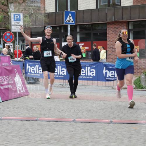 10.05.2026 - 8. Wedeler Halbmarathon Yannick Fuchs http://msf.ph/oto/9733290 10.05.2026 12:29:11 Ziel 120, 194, 492 meine-sportfotos.de