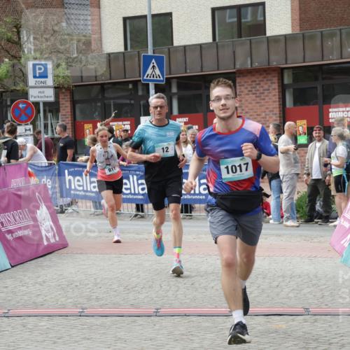 10.05.2026 - 8. Wedeler Halbmarathon Yannick Fuchs http://msf.ph/oto/9733293 10.05.2026 11:48:59 Ziel 12, 811, 1017 meine-sportfotos.de