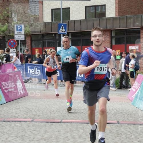 10.05.2026 - 8. Wedeler Halbmarathon Yannick Fuchs http://msf.ph/oto/9733296 10.05.2026 11:48:59 Ziel 12, 811, 1017 meine-sportfotos.de