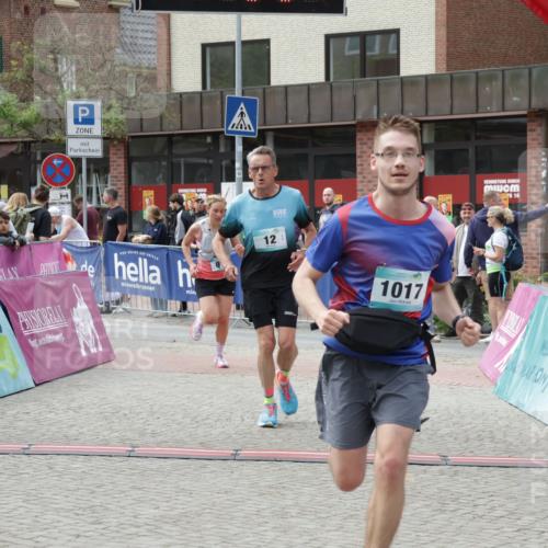 10.05.2026 - 8. Wedeler Halbmarathon Yannick Fuchs http://msf.ph/oto/9733298 10.05.2026 11:49:00 Ziel 12, 666, 811, 1017 meine-sportfotos.de