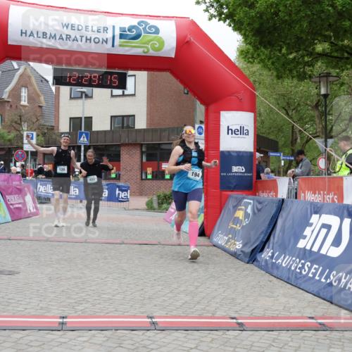 10.05.2026 - 8. Wedeler Halbmarathon Yannick Fuchs http://msf.ph/oto/9733299 10.05.2026 12:29:13 Ziel 120, 194, 492 meine-sportfotos.de