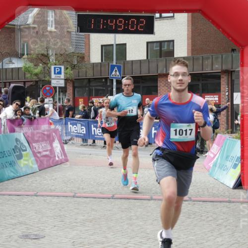 10.05.2026 - 8. Wedeler Halbmarathon Yannick Fuchs http://msf.ph/oto/9733300 10.05.2026 11:49:00 Ziel 12, 666, 811, 1017 meine-sportfotos.de