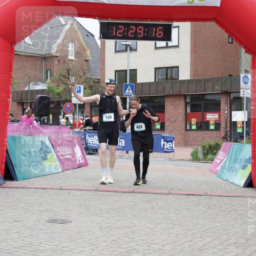 10.05.2026 - 8. Wedeler Halbmarathon Yannick Fuchs http://msf.ph/oto/9733304 10.05.2026 12:29:14 Ziel 120, 194, 492 meine-sportfotos.de