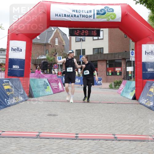 10.05.2026 - 8. Wedeler Halbmarathon Yannick Fuchs http://msf.ph/oto/9733314 10.05.2026 12:29:14 Ziel 120, 194, 492 meine-sportfotos.de