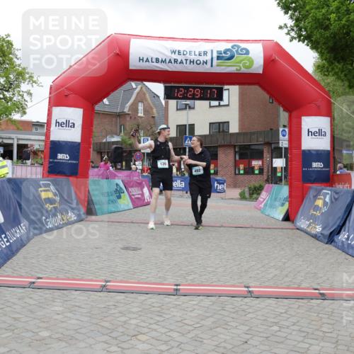 10.05.2026 - 8. Wedeler Halbmarathon Yannick Fuchs http://msf.ph/oto/9733318 10.05.2026 12:29:15 Ziel 120, 194, 492 meine-sportfotos.de