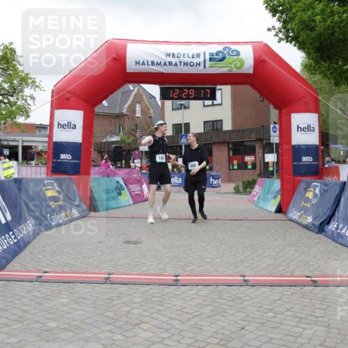 10.05.2026 - 8. Wedeler Halbmarathon Yannick Fuchs http://msf.ph/oto/9733320 10.05.2026 12:29:15 Ziel 120, 194, 492 meine-sportfotos.de