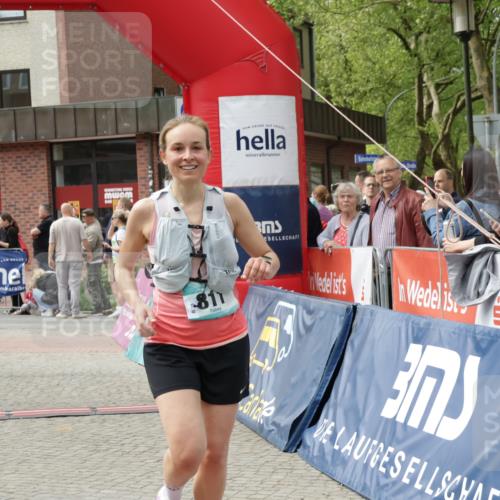 10.05.2026 - 8. Wedeler Halbmarathon Yannick Fuchs http://msf.ph/oto/9733323 10.05.2026 11:49:03 Ziel 12, 666, 811, 1017, 2002, 2004, 2078 meine-sportfotos.de