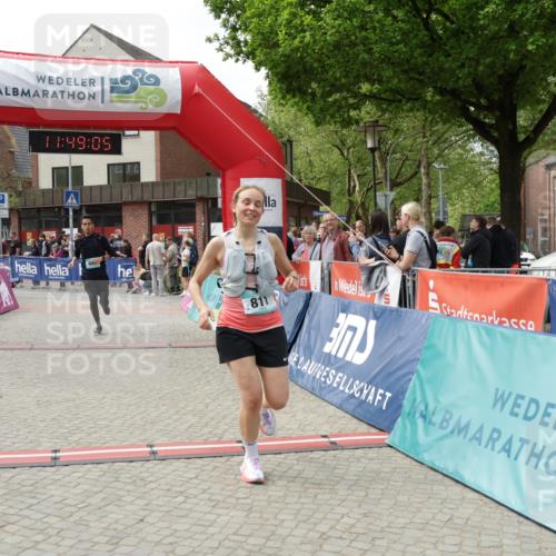10.05.2026 - 8. Wedeler Halbmarathon Yannick Fuchs http://msf.ph/oto/9733327 10.05.2026 11:49:04 Ziel 12, 666, 811, 1017, 2002, 2004, 2078 meine-sportfotos.de