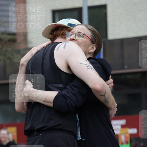 10.05.2026 - 8. Wedeler Halbmarathon Yannick Fuchs http://msf.ph/oto/9733332 10.05.2026 12:29:18 Ziel 120, 194, 492, 2167 meine-sportfotos.de
