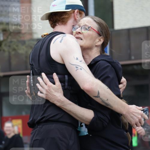 10.05.2026 - 8. Wedeler Halbmarathon Yannick Fuchs http://msf.ph/oto/9733336 10.05.2026 12:29:19 Ziel 120, 492, 2167 meine-sportfotos.de