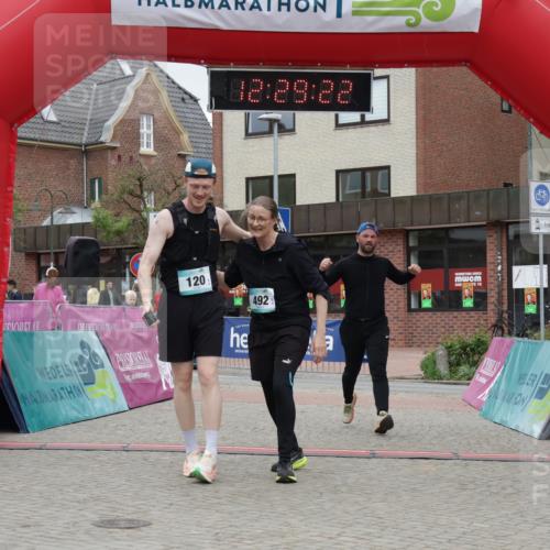 10.05.2026 - 8. Wedeler Halbmarathon Yannick Fuchs http://msf.ph/oto/9733342 10.05.2026 12:29:20 Ziel 120, 492, 2167 meine-sportfotos.de