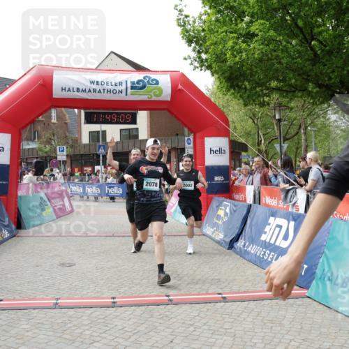 10.05.2026 - 8. Wedeler Halbmarathon Yannick Fuchs http://msf.ph/oto/9733359 10.05.2026 11:49:07 Ziel 666, 811, 2002, 2004, 2078 meine-sportfotos.de