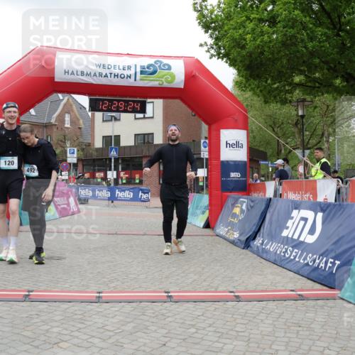10.05.2026 - 8. Wedeler Halbmarathon Yannick Fuchs http://msf.ph/oto/9733360 10.05.2026 12:29:22 Ziel 2167 meine-sportfotos.de