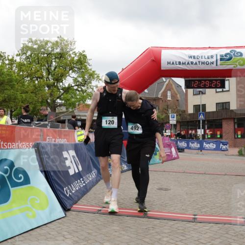 10.05.2026 - 8. Wedeler Halbmarathon Yannick Fuchs http://msf.ph/oto/9733368 10.05.2026 12:29:23 Ziel 2167 meine-sportfotos.de
