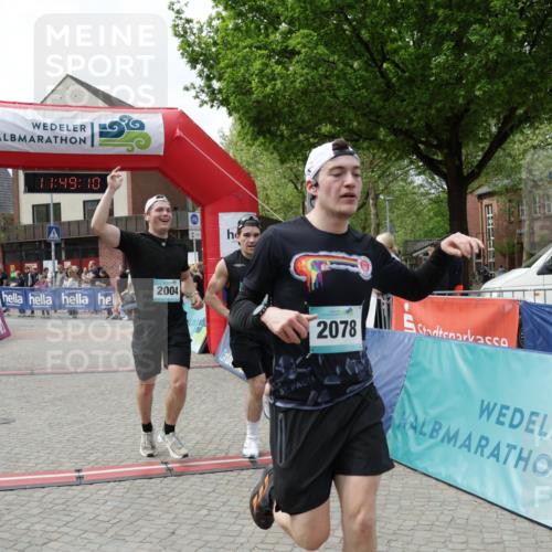10.05.2026 - 8. Wedeler Halbmarathon Yannick Fuchs http://msf.ph/oto/9733369 10.05.2026 11:49:08 Ziel 666, 2002, 2004, 2078 meine-sportfotos.de