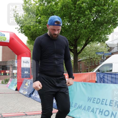 10.05.2026 - 8. Wedeler Halbmarathon Yannick Fuchs http://msf.ph/oto/9733377 10.05.2026 12:29:25 Ziel 2167 meine-sportfotos.de