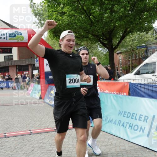 10.05.2026 - 8. Wedeler Halbmarathon Yannick Fuchs http://msf.ph/oto/9733380 10.05.2026 11:49:09 Ziel 666, 2002, 2004, 2078 meine-sportfotos.de