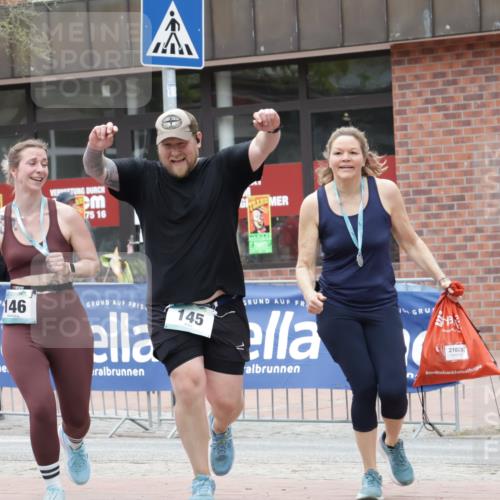 10.05.2026 - 8. Wedeler Halbmarathon Yannick Fuchs http://msf.ph/oto/9733381 10.05.2026 12:29:29 Ziel 145 meine-sportfotos.de