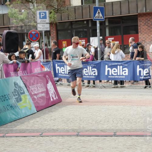 10.05.2026 - 8. Wedeler Halbmarathon Yannick Fuchs http://msf.ph/oto/9733396 10.05.2026 11:49:12 Ziel 2002, 2004, 2078, 2218 meine-sportfotos.de