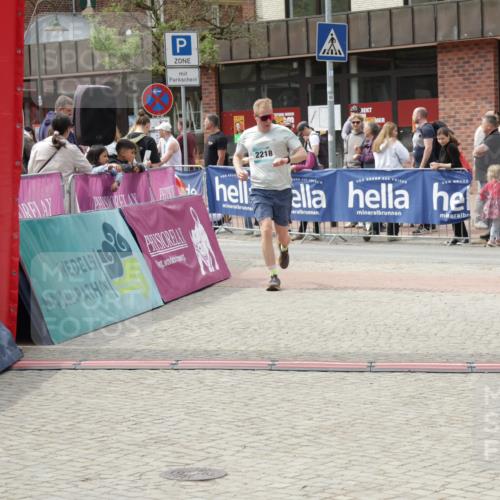 10.05.2026 - 8. Wedeler Halbmarathon Yannick Fuchs http://msf.ph/oto/9733399 10.05.2026 11:49:13 Ziel 2002, 2004, 2078, 2218 meine-sportfotos.de