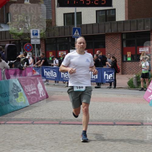 10.05.2026 - 8. Wedeler Halbmarathon Yannick Fuchs http://msf.ph/oto/9733410 10.05.2026 11:49:21 Ziel 188, 2218 meine-sportfotos.de