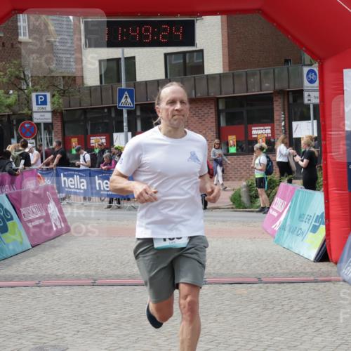 10.05.2026 - 8. Wedeler Halbmarathon Yannick Fuchs http://msf.ph/oto/9733416 10.05.2026 11:49:22 Ziel 188 meine-sportfotos.de