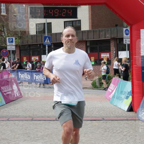 10.05.2026 - 8. Wedeler Halbmarathon Yannick Fuchs http://msf.ph/oto/9733418 10.05.2026 11:49:22 Ziel 188 meine-sportfotos.de