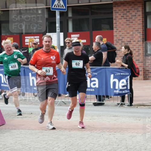 10.05.2026 - 8. Wedeler Halbmarathon Yannick Fuchs http://msf.ph/oto/9733432 10.05.2026 11:49:26 Ziel 62, 63, 188, 432 meine-sportfotos.de