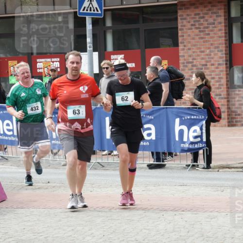 10.05.2026 - 8. Wedeler Halbmarathon Yannick Fuchs http://msf.ph/oto/9733434 10.05.2026 11:49:26 Ziel 62, 63, 188, 432 meine-sportfotos.de