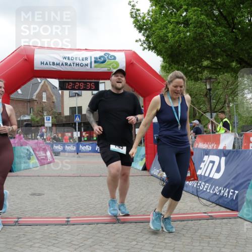 10.05.2026 - 8. Wedeler Halbmarathon Yannick Fuchs http://msf.ph/oto/9733437 10.05.2026 12:29:33 Ziel 145 meine-sportfotos.de
