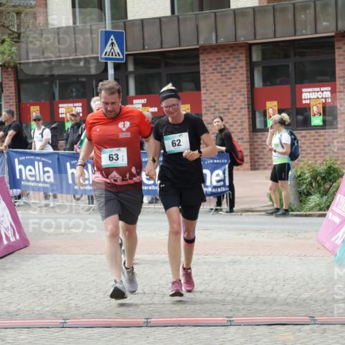 10.05.2026 - 8. Wedeler Halbmarathon Yannick Fuchs http://msf.ph/oto/9733446 10.05.2026 11:49:28 Ziel 62, 63, 432 meine-sportfotos.de