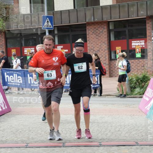 10.05.2026 - 8. Wedeler Halbmarathon Yannick Fuchs http://msf.ph/oto/9733448 10.05.2026 11:49:28 Ziel 62, 63, 432 meine-sportfotos.de