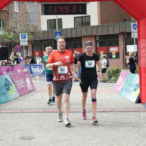 10.05.2026 - 8. Wedeler Halbmarathon Yannick Fuchs http://msf.ph/oto/9733453 10.05.2026 11:49:29 Ziel 62, 63, 432 meine-sportfotos.de