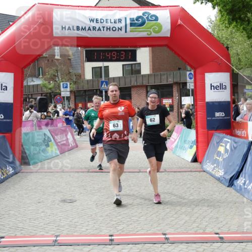 10.05.2026 - 8. Wedeler Halbmarathon Yannick Fuchs http://msf.ph/oto/9733460 10.05.2026 11:49:29 Ziel 62, 63, 432 meine-sportfotos.de