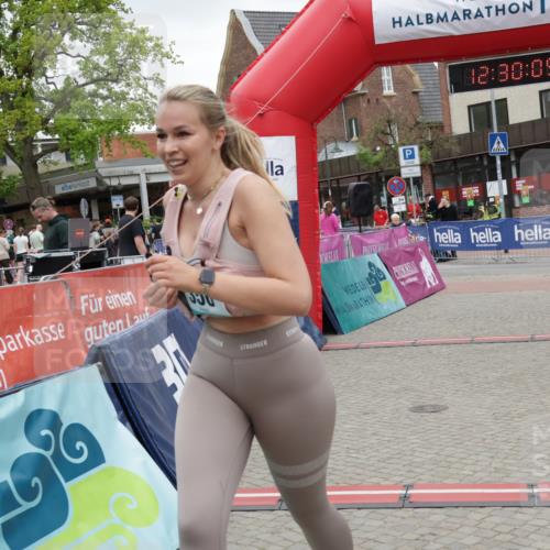 10.05.2026 - 8. Wedeler Halbmarathon Yannick Fuchs http://msf.ph/oto/9733465 10.05.2026 12:30:07 Ziel 356 meine-sportfotos.de