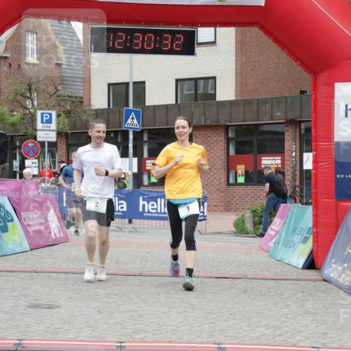 10.05.2026 - 8. Wedeler Halbmarathon Yannick Fuchs http://msf.ph/oto/9733487 10.05.2026 12:30:30 Ziel 1, 2, 2062 meine-sportfotos.de