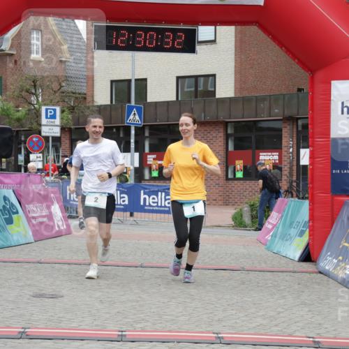 10.05.2026 - 8. Wedeler Halbmarathon Yannick Fuchs http://msf.ph/oto/9733489 10.05.2026 12:30:30 Ziel 1, 2, 2062 meine-sportfotos.de