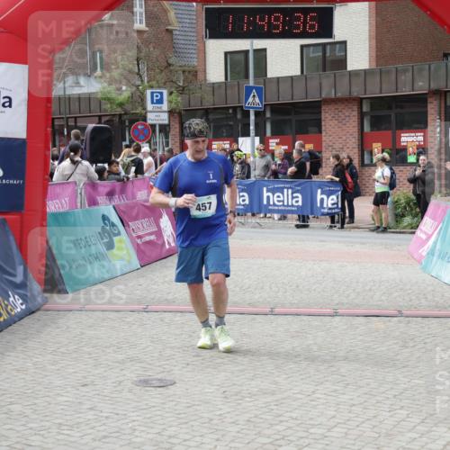 10.05.2026 - 8. Wedeler Halbmarathon Yannick Fuchs http://msf.ph/oto/9733500 10.05.2026 11:49:35 Ziel 432, 457 meine-sportfotos.de