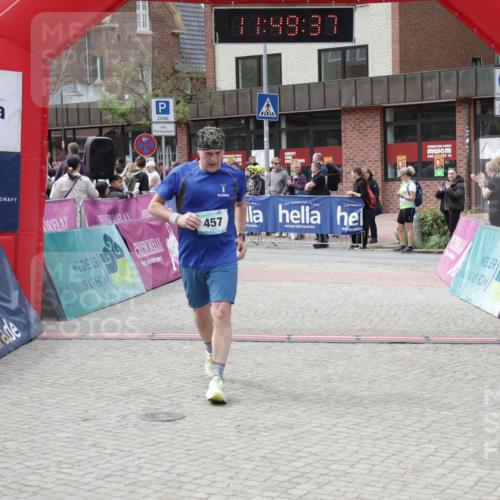 10.05.2026 - 8. Wedeler Halbmarathon Yannick Fuchs http://msf.ph/oto/9733501 10.05.2026 11:49:35 Ziel 432, 457 meine-sportfotos.de