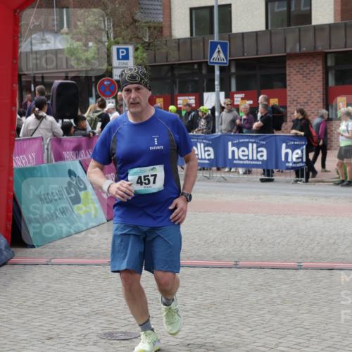 10.05.2026 - 8. Wedeler Halbmarathon Yannick Fuchs http://msf.ph/oto/9733506 10.05.2026 11:49:35 Ziel 432, 457 meine-sportfotos.de