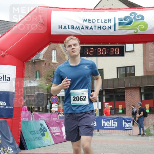 10.05.2026 - 8. Wedeler Halbmarathon Yannick Fuchs http://msf.ph/oto/9733507 10.05.2026 12:30:36 Ziel 2062 meine-sportfotos.de