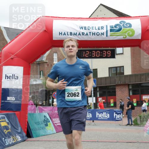10.05.2026 - 8. Wedeler Halbmarathon Yannick Fuchs http://msf.ph/oto/9733509 10.05.2026 12:30:37 Ziel 2062 meine-sportfotos.de