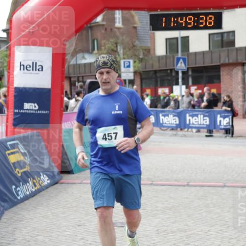 10.05.2026 - 8. Wedeler Halbmarathon Yannick Fuchs http://msf.ph/oto/9733512 10.05.2026 11:49:36 Ziel 457 meine-sportfotos.de